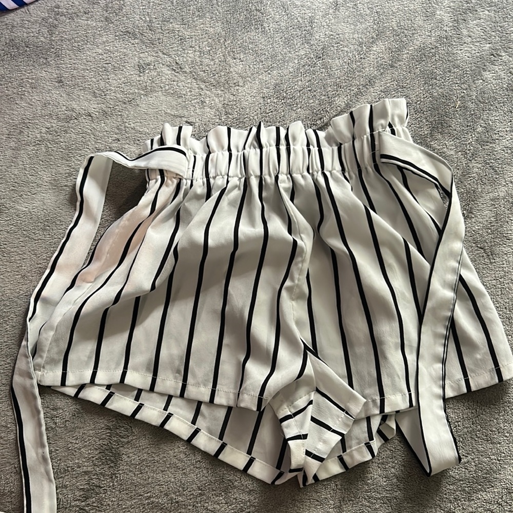 New, never worn SHEIN pants.